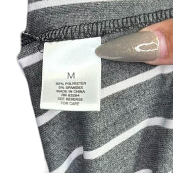 Roz & Ali Faux Wrap Black and White Stripe Knee Length Sleeveless Dress Size M - Picture 5 of 6